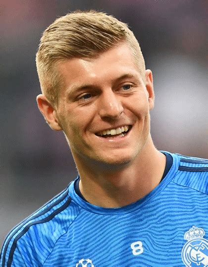 Toni kroos haircut gains positive reaction among the … Toni Kroos saç modelleri futbolcu saç modelleri crgszib ...