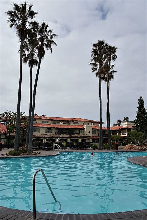 Mandalay Beach Resort And Hotel Embassy Suites By Hilton In Oxnard
