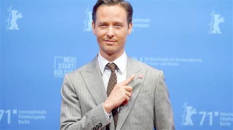 Berlin Tom Schilling Wie Schmeckt Eigentlich Ein Pfau General Anzeiger