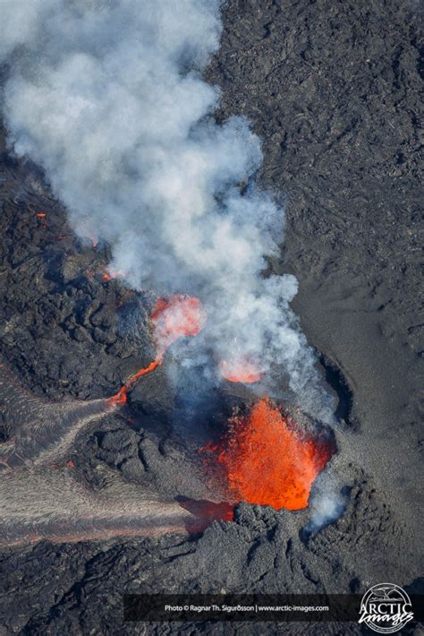Dramatic Close Ups Of A Volcanic Eruption In Iceland Photos Image 51
