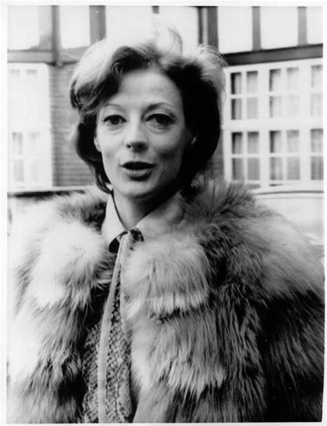 Pin By Gothiclover146 On Maggie Smith Maggie Smith Performance Art
