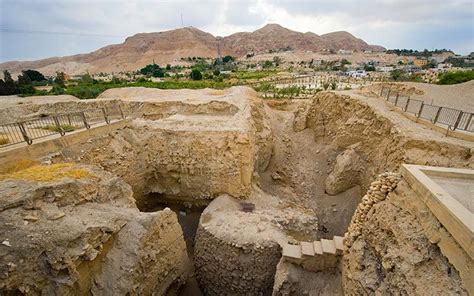 What is the oldest city ruins in the world?