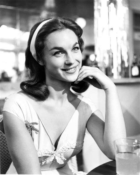The Entertainer And Alfie Star Shirley Anne Field Dead At 87 Metro News