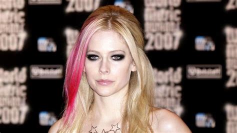 Theres Now So Much Evidence For The Avril Lavigne Has Been Dead For