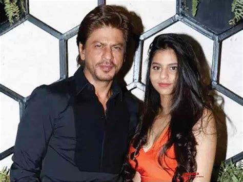Shah rukh khan, popularly known for being one of the richest characters actors in the world. Shah Rukh Khan daughter Suhana Khan on skin color Gauri Khan