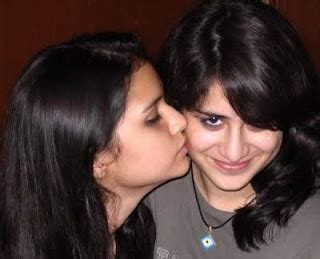 All Girls Beuty Wallpapers Pakistani Girls Kissing
