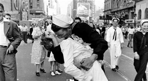 Addio A George Mendonsa Il Marinaio Del Famoso Bacio A Times Square