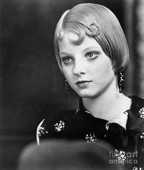 jodie foster in bugsy malone by bettmann