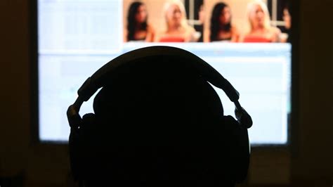 osez le féminisme procède à 200 signalements de vidéos illégales sur des sites pornographiques