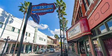 3 Neighborhoods You Must Visit When In Tampa