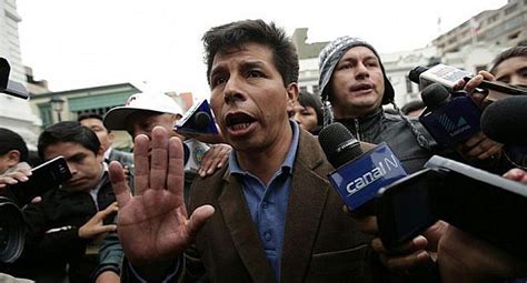 Tiene unos años en política pero cuenta con mayor experiencia en gremios sindicales. Pedro Castillo, candidato de Perú Libre. se contagia con ...