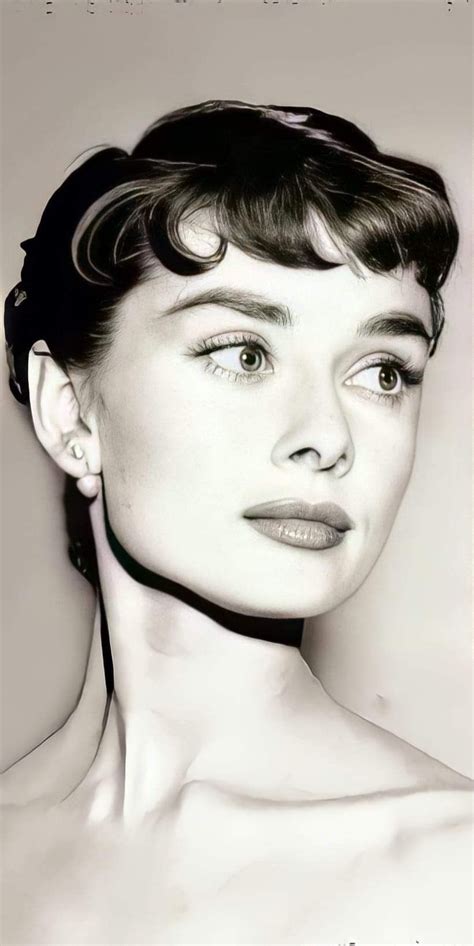 Pin By Azieyah On Reference 2 Audrey Hepburn Pictures Audrey Hepburn Photos Aubrey Hepburn