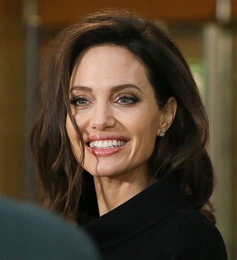 Learn about angelina jolie's age, height, weight, dating, husband, boyfriend & kids. Angelina Jolie likes to see the signs of her old age - TECH2