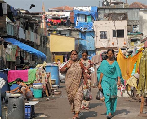 Life In Slums Of Mumbai Stock Editorial Photo © Malgorzatakistryn