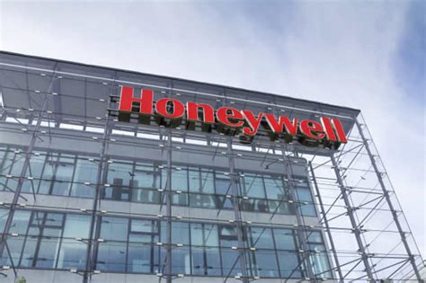 Honeywell Keeps Acting Like A Tech Company Its The Dows Top Stock