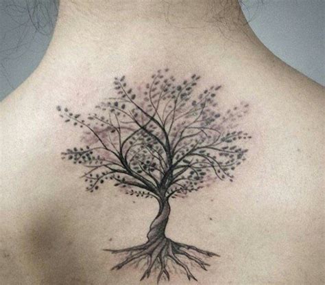Tree Tattoo On Womans Back Arbre Tatouage Tatouage Arbre De Vie