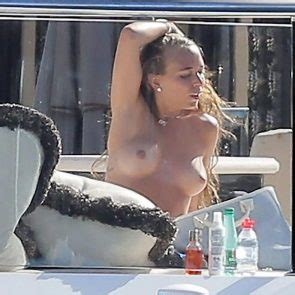 Chloe Green Nude Topless Paparazzi Pics Onlyfans Leaked Nudes