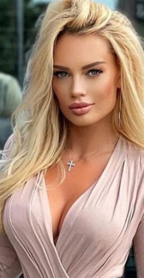 Vandevelde Solange On Twitter In 2021 Beauty Girl Blonde Beauty Beautiful Blonde