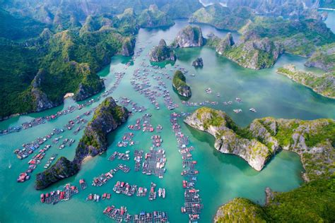 Lan Ha Bay Bares Its Heart With A Rocky Islet Vietnam Discovery Travel