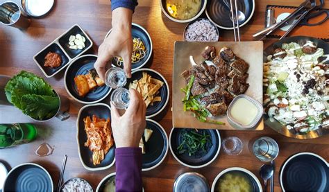 8 Dos And Donts Korean Dining Etiquette Best Of Korea