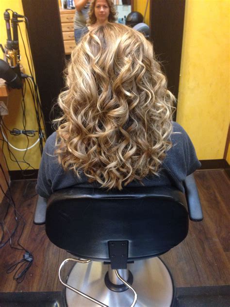 Long Curly Hair Permed Hairstyles Curly Hair Styles Naturally