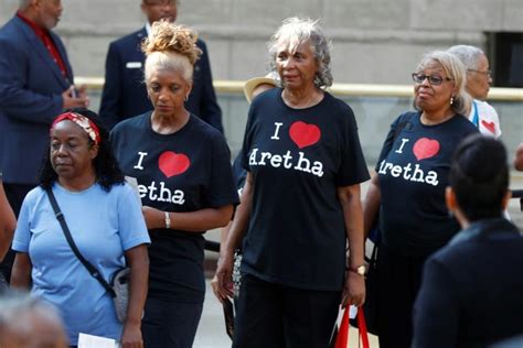 Hundreds Pay Respects As Aretha Franklin Lies In State