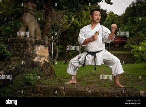 Karate Di Addestramento Norihiko Masuda A Okinawa Giappone Okinawa
