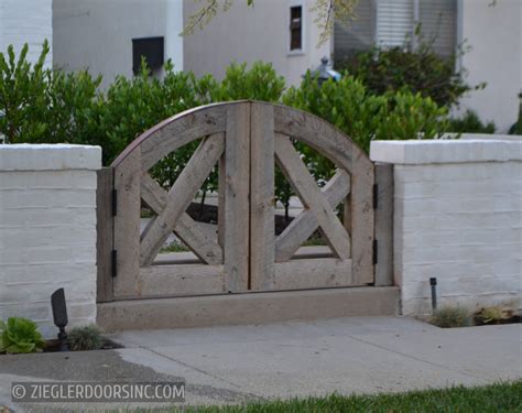 Farmhouse Courtyard Gates Ziegler Doors Inc