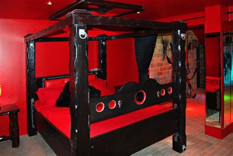 Kinkiest Hotels In The World Revealed From Bdsm Dungeons To Orgy Suites Neurospectofflorida
