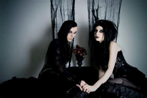 gothic couple on tumblr