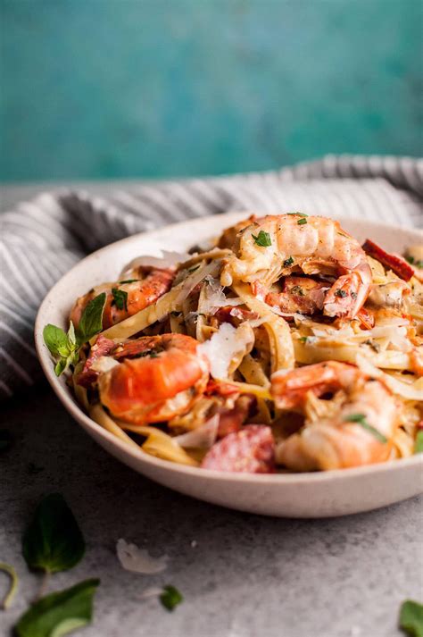 Stir in the bell pepper and chorizo and cook for 5 minutes until the chorizo is hot and the chicken is no longer pink in the center. Creamy Shrimp and Chorizo Pasta with Mushrooms • Salt ...