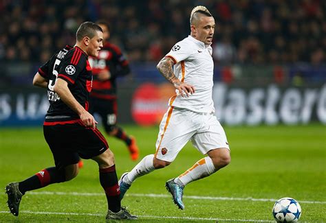 Canale 5 trasmette in diretta streaming online su internet. Roma-Bayer Leverkusen Diretta Canale 5, tutto su Streaming ...