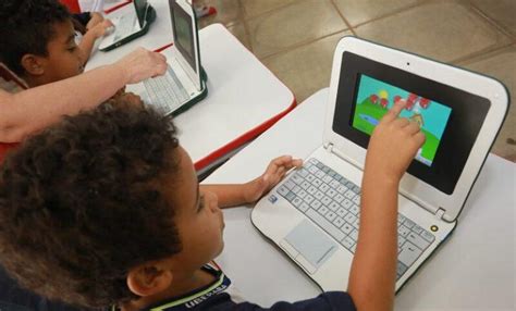 Centro De Estudos Realiza Debate Sobre Inclusão Digital Na Educação O