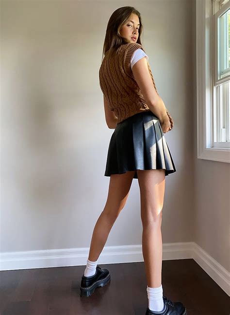 Olive Mini 15 Skirt Mini Skirt Style Short Skirts Outfits Leather Skirt Outfit