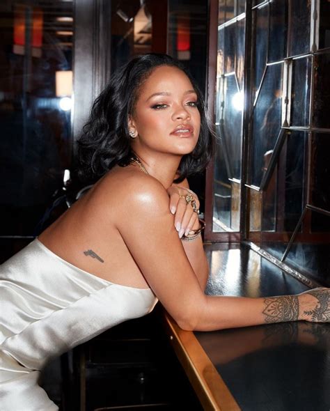 Rihanna Sexy In Lingerie For Fenty Promotion 22 Photos Videos
