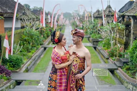 Foto Prewedding Adat Bali Klasik Lengkap