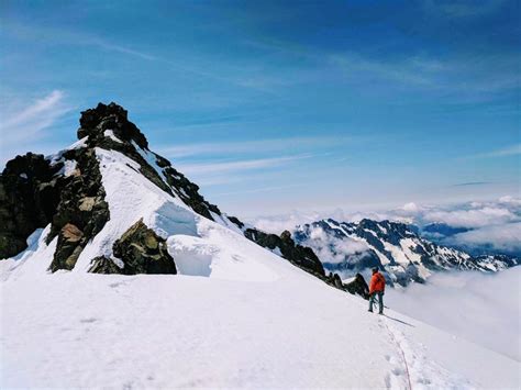 Rock Climb Quien Sabe Glacier Northwest Region