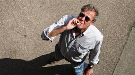 jeremy clarkson could face three years in argentine jail for falklands number plate stunt