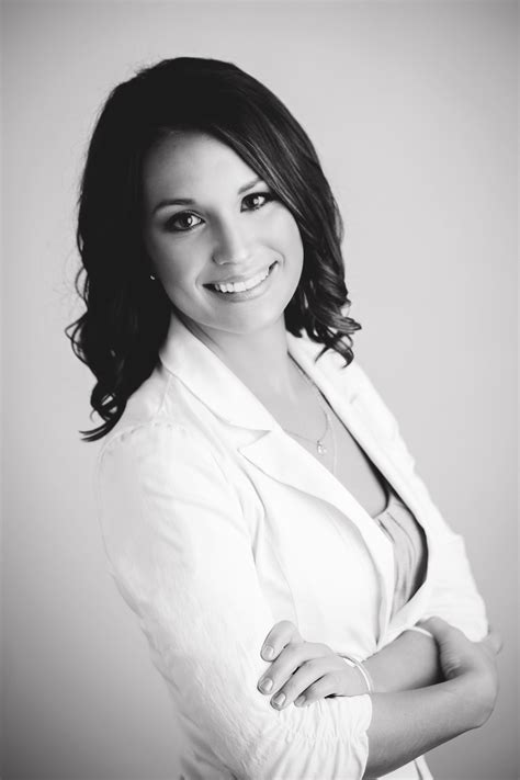 Professional Female Headshot Mandy Mcewen Business Portrait