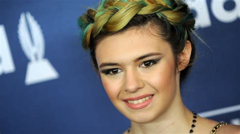 Nicole Maines Makes History As Tv S First Transgender Superhero In 42768 Hot Sex Picture
