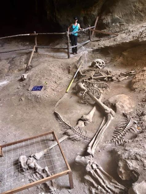 Descoberto Esqueleto Gigante Na Tail Ndia Vigilemus