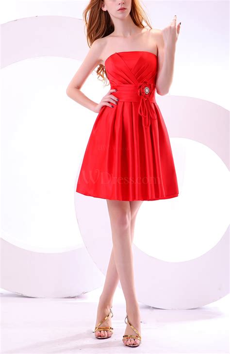 Red Cute Strapless Sleeveless Satin Knee Length Pleated Party Dresses