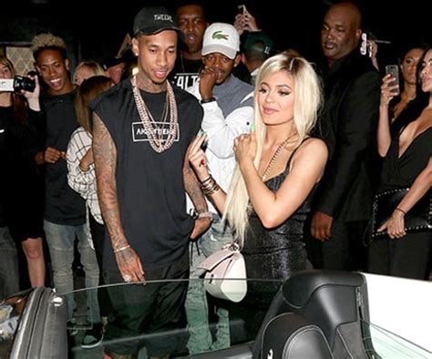 Tyga Walks Out Of Bank Holding Giant Stack Of Hundred Dollar Bills Us