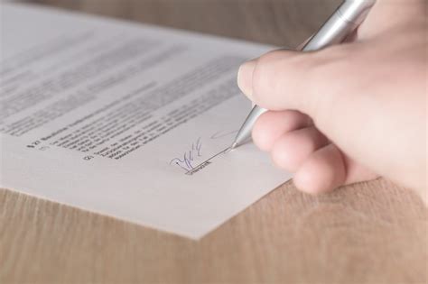 Five Important Clauses Present In All Commercial Contracts Ipleaders