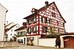 Casas Suizas Típicas En Bremgarten, Suiza Imagen de archivo - Imagen de ...