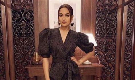 Sonakshi Sinha Threatens To Take Legal Action Against Organiser For Falsely Implicating Her In