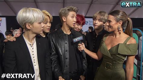 Bts Hits The Red Carpet At The Amas Youtube
