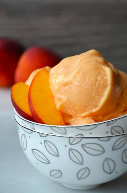 Mouthwatering 5 Minute Peach Frozen Yogurt Desserts Corner