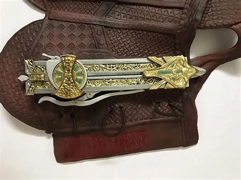 Movie Assassin S Creed Hidden Blade Weapon Aguilar Cosplay Weapons Gauntlet Secrete Action