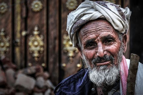 Yemeni Man With Cane Old Sanaa Yemen Cool Photos Yemen Middle